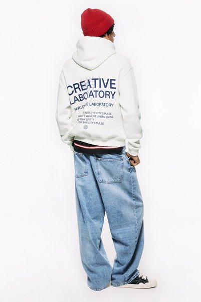 Pull & Bear Grafik baskılı, kapüşonlu, relaxed fit sweatshirt