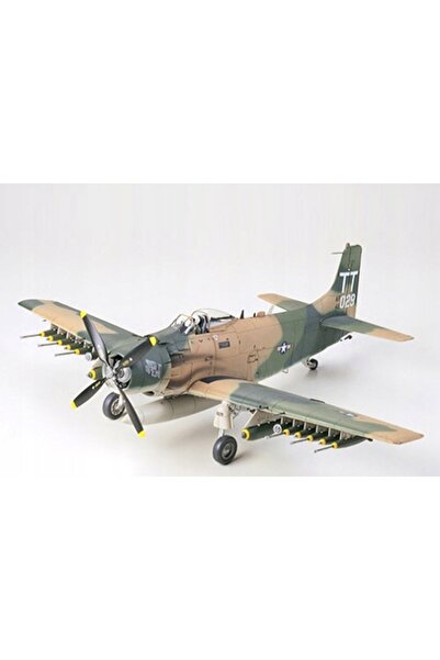 TAMIYA 1/48 Douglas A-1J Skyraider Air Force 61073