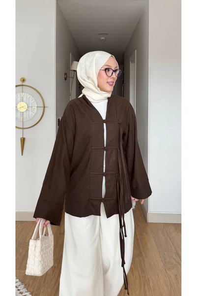 MAESTRO WOMAN قميص نسائي بني من الجلد السويدي بأزرار على الطراز الصيني
