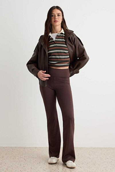 Trendyol Collection Pantaloni de trening tricotați maro TWOAW25EA00038