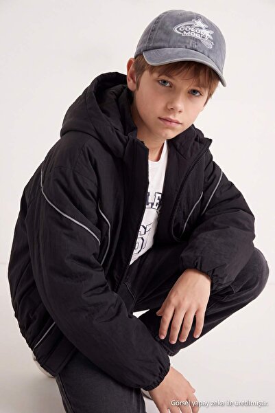 TRENDYOLKIDS Schwarzer Jungenmantel TKDAW27MO00016