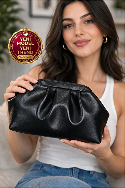 Classbag حقيبة كتف نسائية سوداء بتصميم جلدي مجعد، أنيقة مع حزام وحزام كتف.