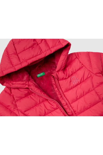 United Colors of Benetton سترة منفوخة مع جيوب