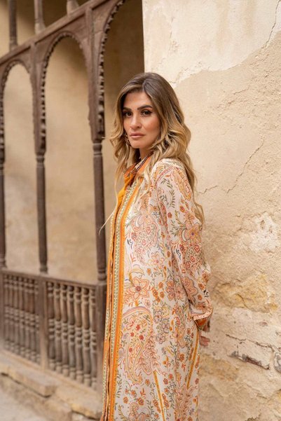 CARINA فستان نسائي مطرز بالزهور بأكمام طويلة