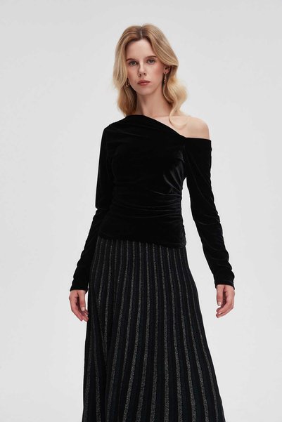 Livia Off-Shoulder Long-Sleeve Top