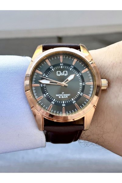 Q&Q Men's Rose Brown Leather Strap Numeral-Free Detail Dial 5 Atm Analog Watch