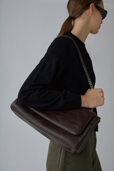 Suud Collection Geantă din piele cu lanț Milan Bitter Brown