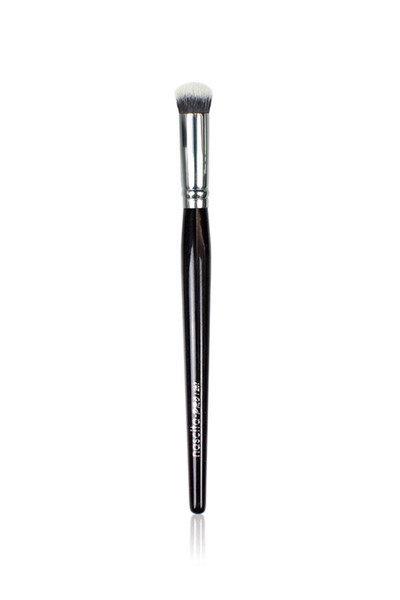 nascita Pro Yuvarlak Kapatıcı Makyaj Fırçası NASBRUSH0267