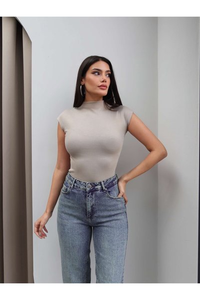 ESRAHELVACI Straight Leg Cropped Jeans