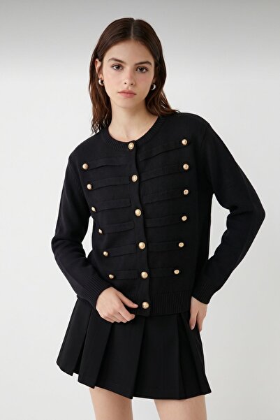 soft&basic Women's Buttoned Crew Neck Knitwear Crop Cardigan