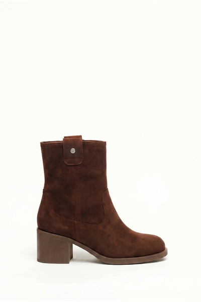 MALENTA Women's Brown Suede Round Toe Metal Pin Detailed Non-Zipper Pull-On Boots - Comfortable Non-Slip Thermo Sole