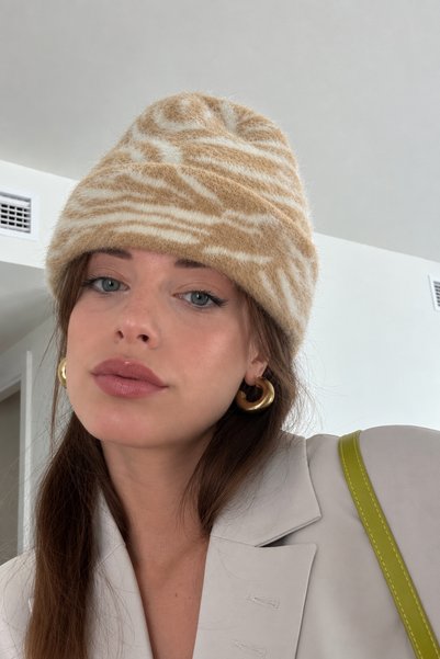 Goldmine Women's Soft Furry Beret Zebra Pattern Camel