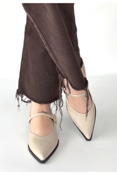 Generic Brand Galye Beige Skin Heeled Shoes