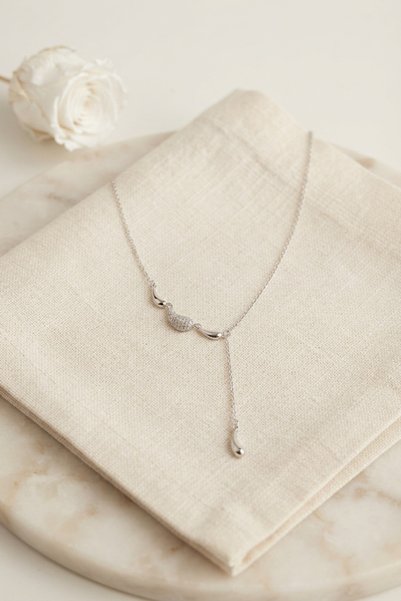 Eldenör Silver-Toned Rice-Style Women's Necklace with Zircon Stones - Lisinya...