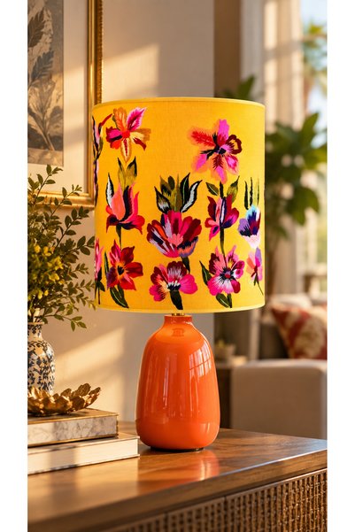 Sisters home boutique Çiçek Desenli Dekoratif Abajur – Sarı Kumaş Başlık & Tu...