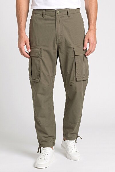 Cropp Men Baggy Fit Microdot Pattern Cargo Pants, Olive