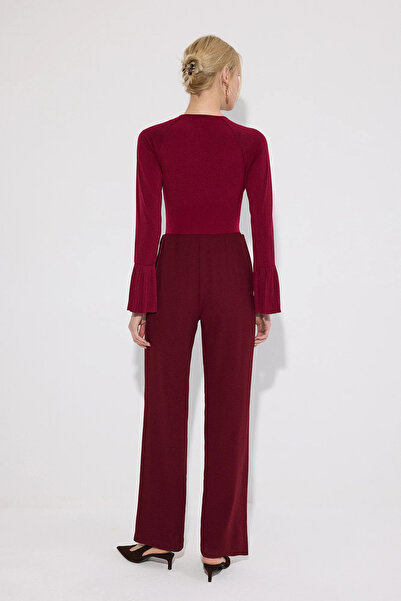 Touché Privé Elegant Bodysuit with Pleated Cuffs - Burgundy