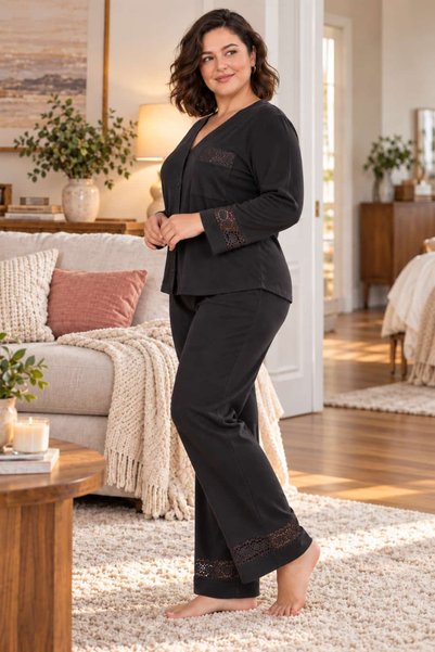 tarzımsüper Women's Plus Size Lace Detailed Stylish and Comfortable Velvet Pajama Set