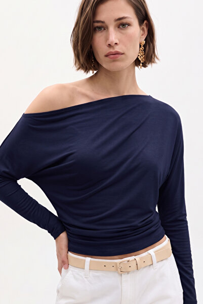 Nordmende Kadın Asimetrik Yaka Bele Oturan Uzun Kollu Premium Soft Bluz