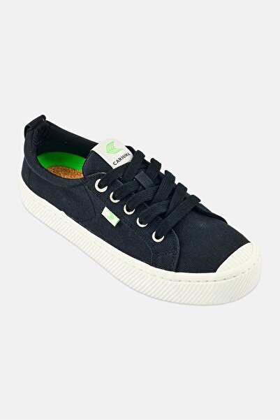 Cariuma Women Oca Low Lace Up Sneakers, Black