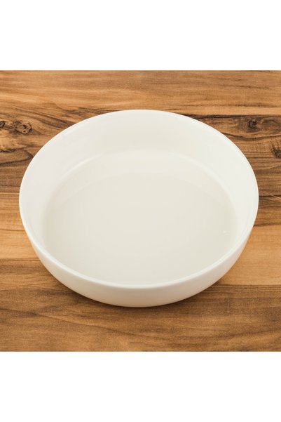 Dania 17cm Bright White Round Porcelain Plate with Raised Edge - Modern and Elegant Design for Serving, Entertaining, Desserts, and Appetizers