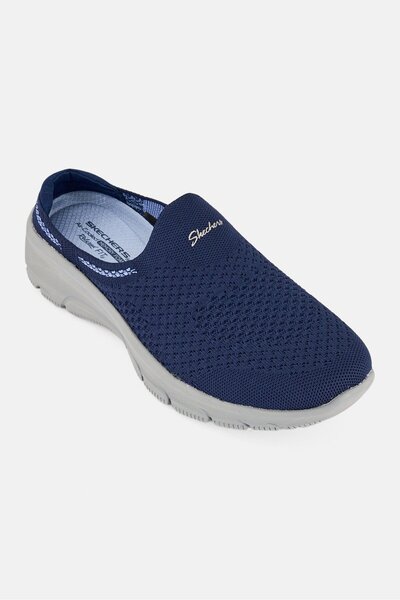SKECHERS حذاء نسائي سهل الارتداء خفيف الوزن للاستخدام الخارجي، أزرق داكن