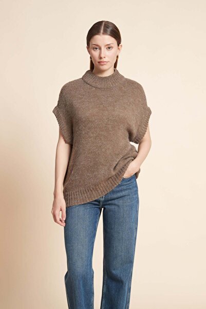Yola Short Sleeve High Neck Top