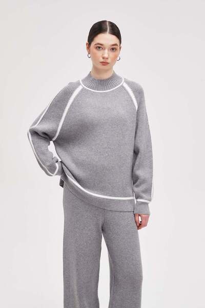 menta Ribbed Knit Sweater with Mock Neck and Contrast White Trim
