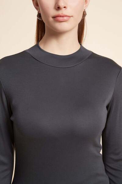 Yola Plain Long Sleeve Top