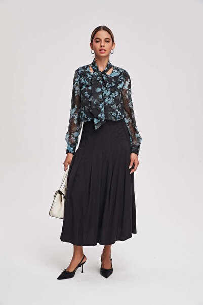 menta Floral Long-Sleeved Top With Tie
