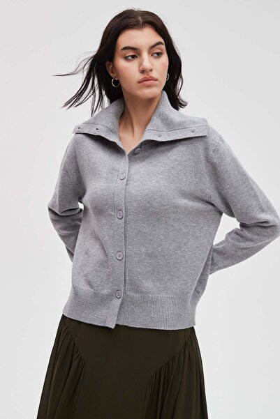menta Solid Button-Front Cardigan