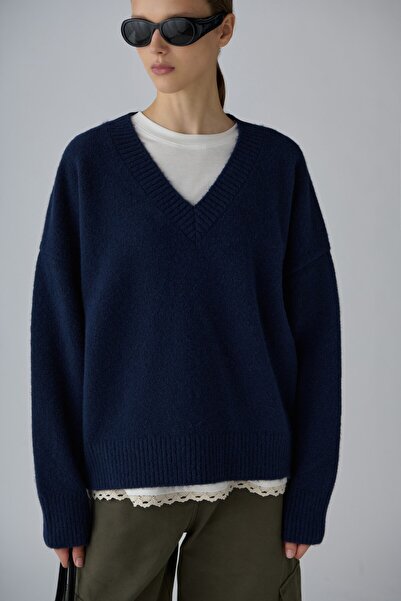 Suud Collection Navy Blue Maddy V-Neck Sweater