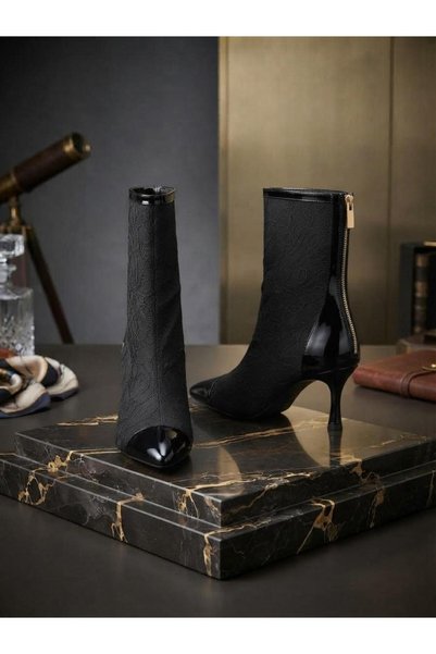 AZR Lace-Trimmed Back-Fastening Boots with a Heel Height of 7 cm