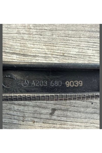 Mercedes Benz Rama unitate radio W203 cod A2036809039