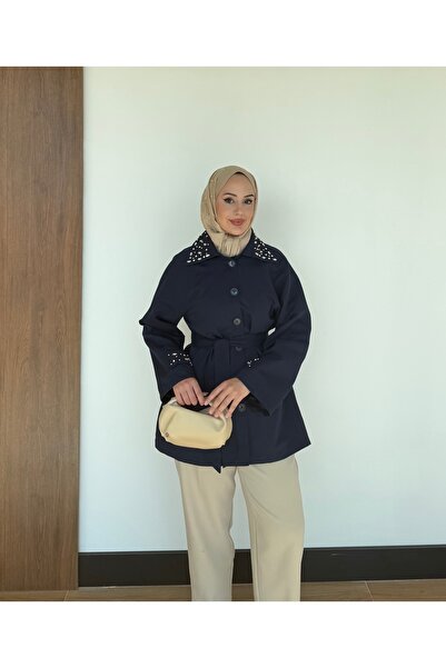 VeraTrend معطف نسائي من قماش الكانفاس مزين بتفاصيل حجرية على ياقة وحواف الأكمام