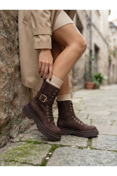 NOVELLAM SHOES Cizme de damă Molly din piele intoarsa maro, cu detaliu cu cat...
