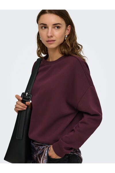 ONLY سويت شيرت نسائي باللون الأحمر الداكن من Onlsweat Life L/s Crew Oversize Swt Noos