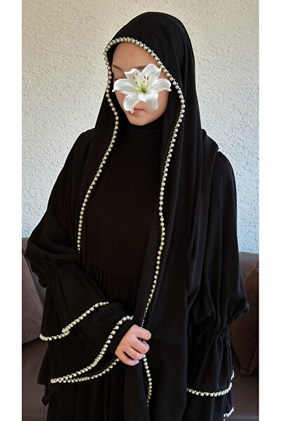 inci wears Medina Silk Pearl Shawl