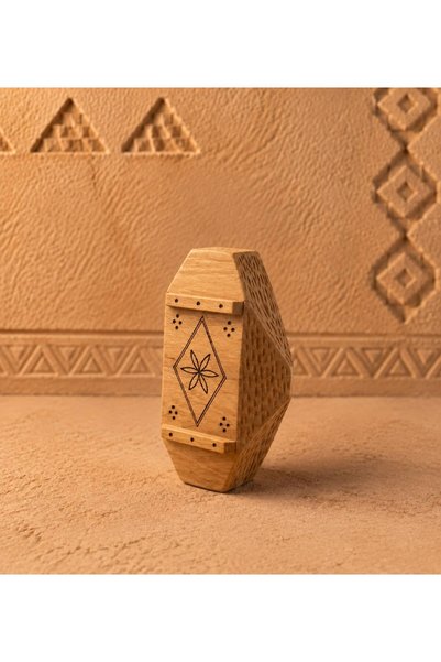 OEMS A Miniature Decorative Piece to Add a Unique Touch to Your Space