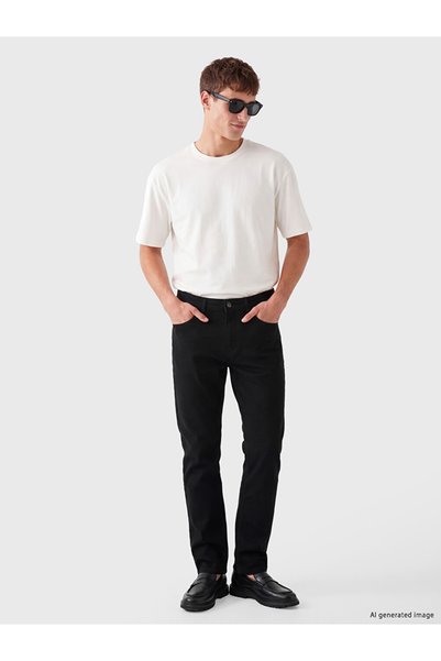 LC Waikiki بنطلون جينز LCW Jeans779 بقصة عادية للرجال