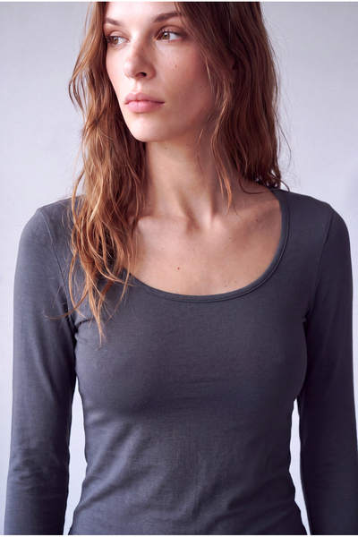 WESTMARK LONDON Women's Dark Gray Cotton Wide Crew Neck Long Sleeve Tunic Blo...