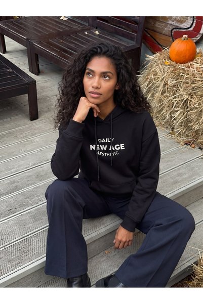 WeShaya Women's Black Oversize Hooded Long Sleeve Sweatshirt