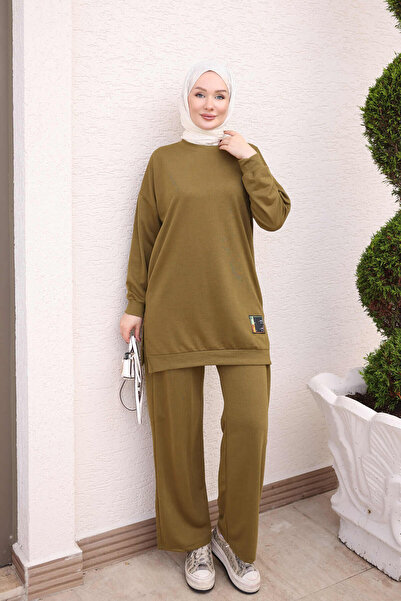 İmajButik طقم تونيك أخضر زيتي مع شعار على شكل رقبة الدراجة وبنطلون