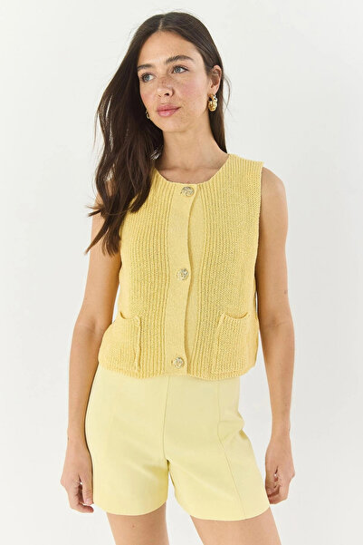 deqfashion Women's Yellow Crew Neck Gold Buttoned Knitwear Vest with Pockets
