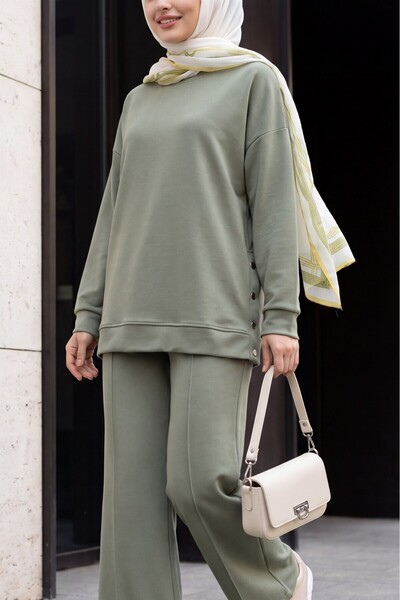 Modamorfo Loose-Fit Suit with Snap Buttons on the Sides and Pants - Green