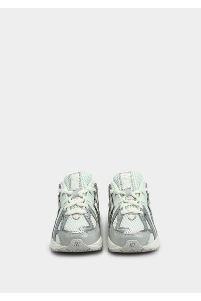 New Balance حذاء رياضي للفتيات باللون الأخضر من Nb Lifestyle Pre-School P19069T2