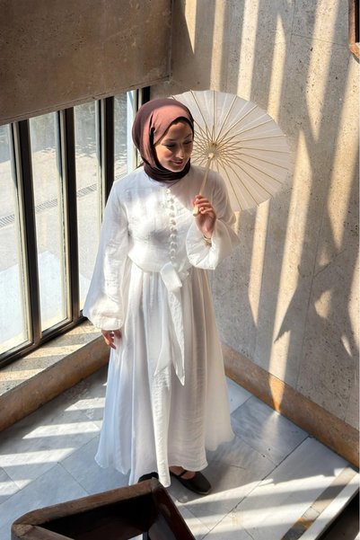fayaboutique.com Beyaz Önü Düğmeli Fiora Elbise