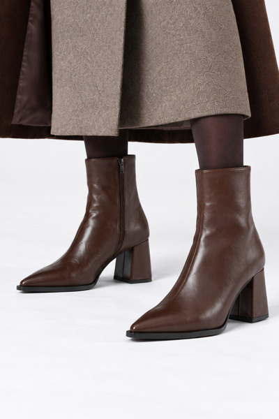 LORVENA Cizme și botine - Maro - Casual