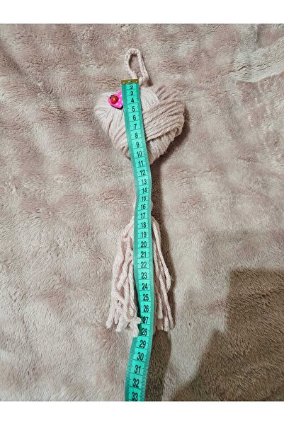 OSM Martisor inimă din lână albă cu ciucure – Decorațiune textilă lucrată manual, Stil Boho