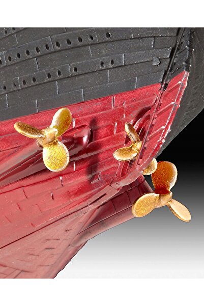 Revell 1/700 R.M.S. Titanic Statek 05210